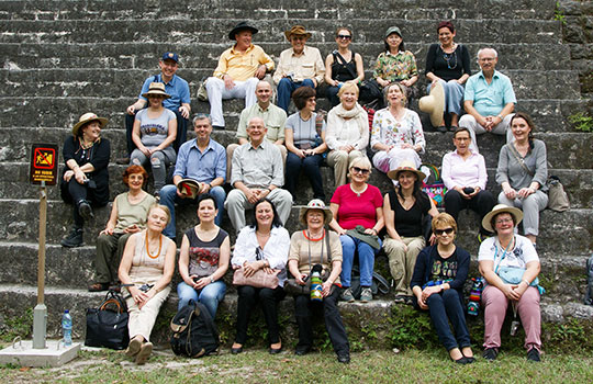 Treffen mit Kollegen und auf den Spuren der Maya Treffen mit Kollegen und auf den Spuren der Maya